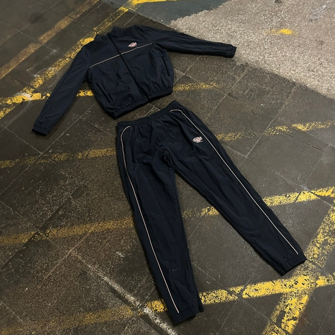 Syna Shell Tracksuit - Black/Rose Gold