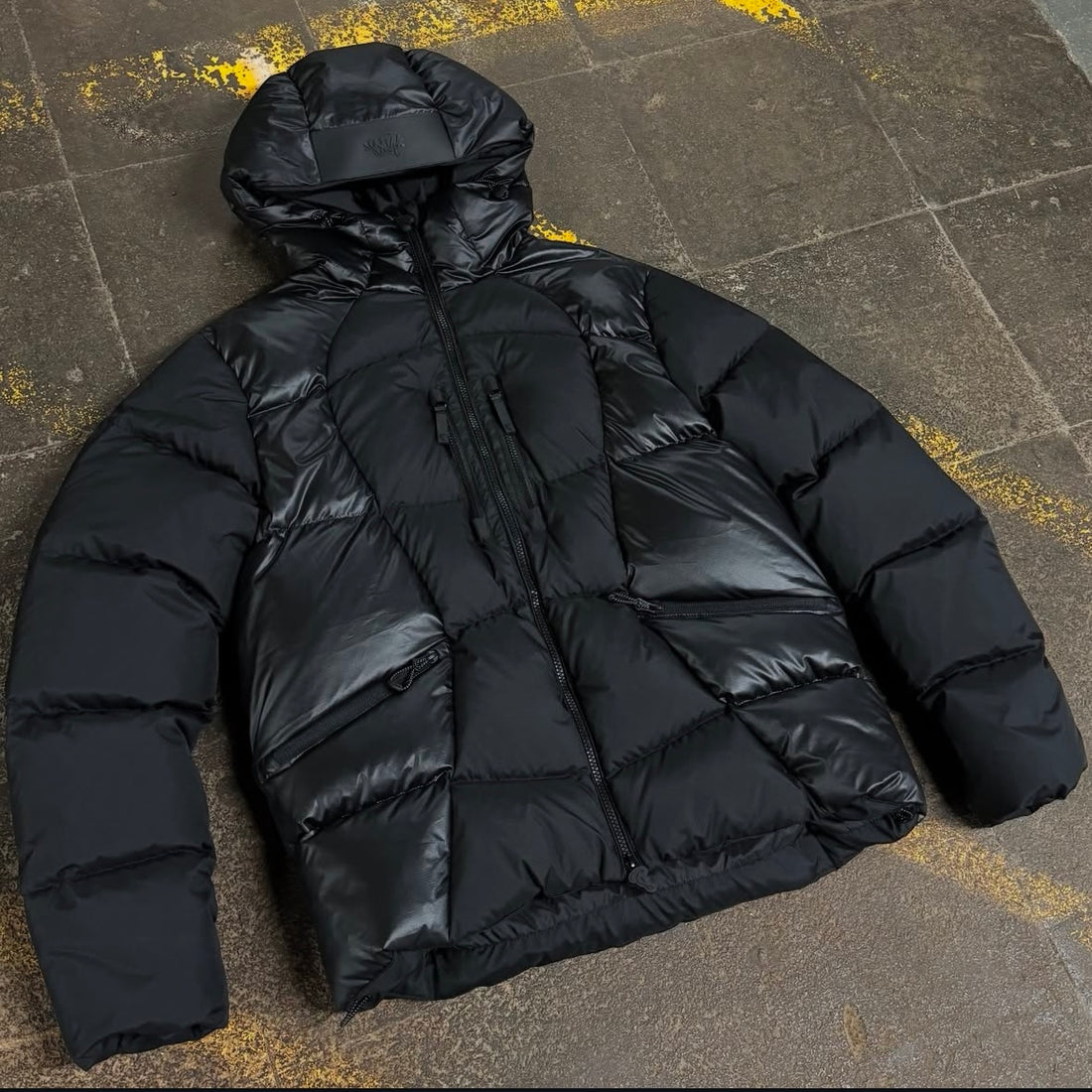 Syna World Wave Puffer Jacket - Black